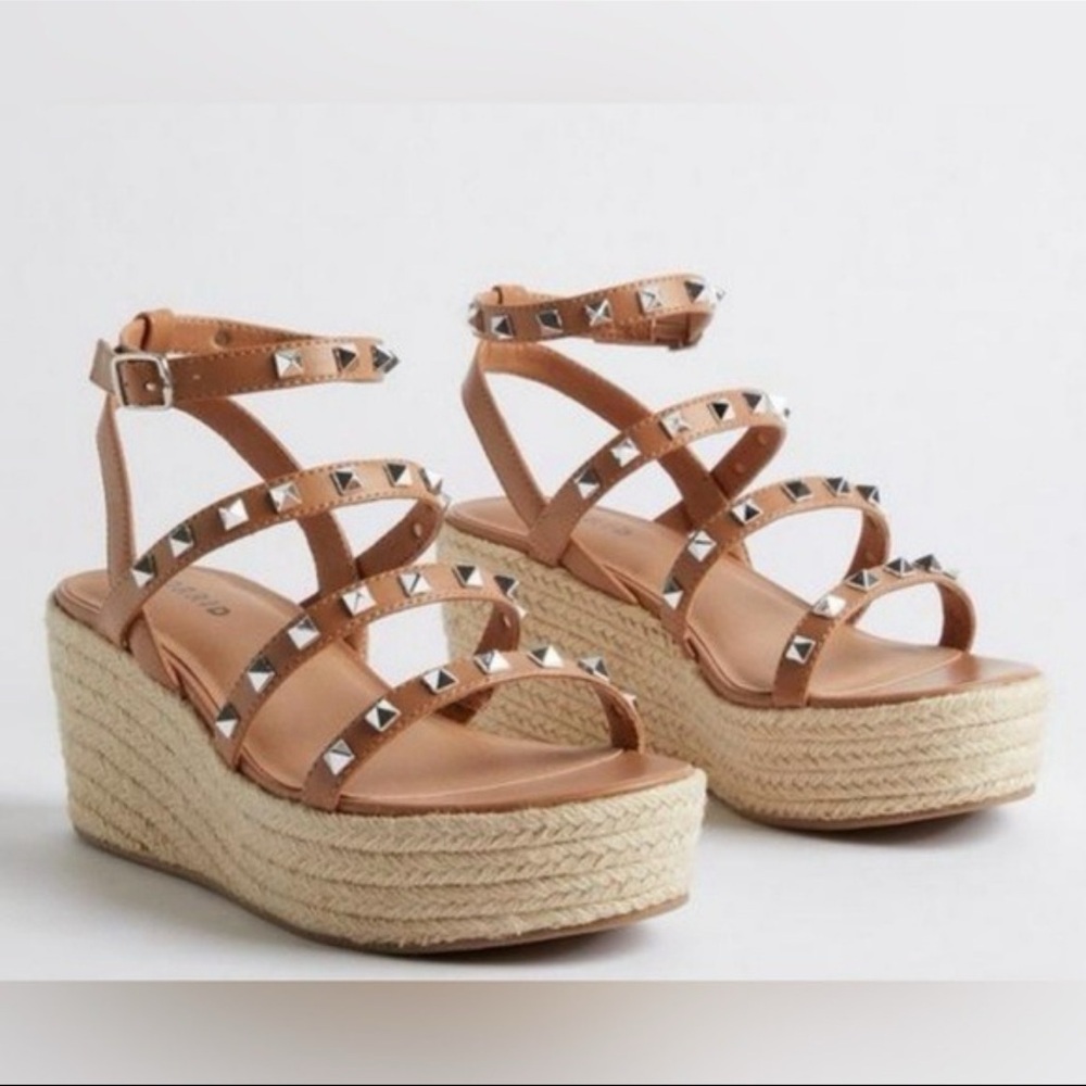 NWT torrid studded wedge gladiator sandals 9.5ww